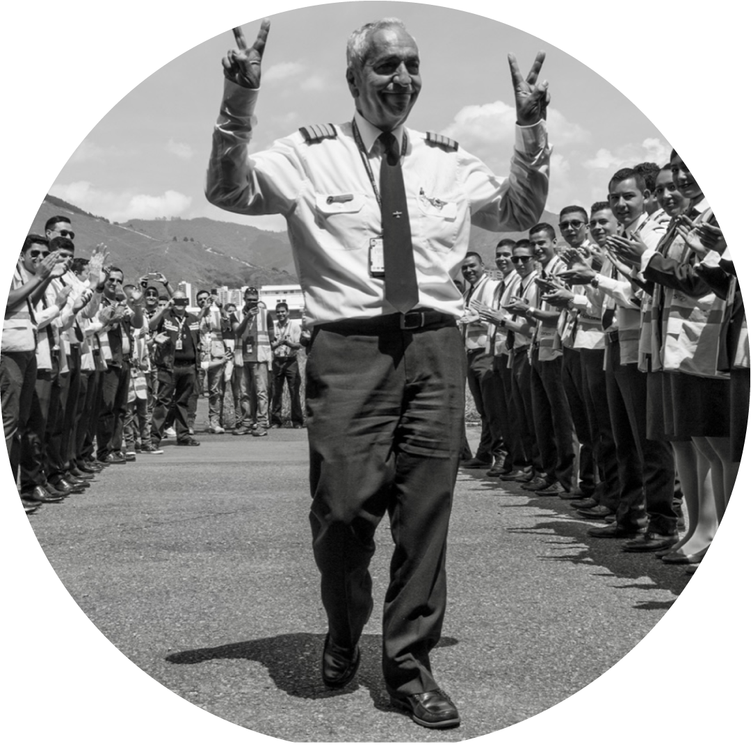 Cap.-Gonzalo-Betancur---Instructor-1977.png